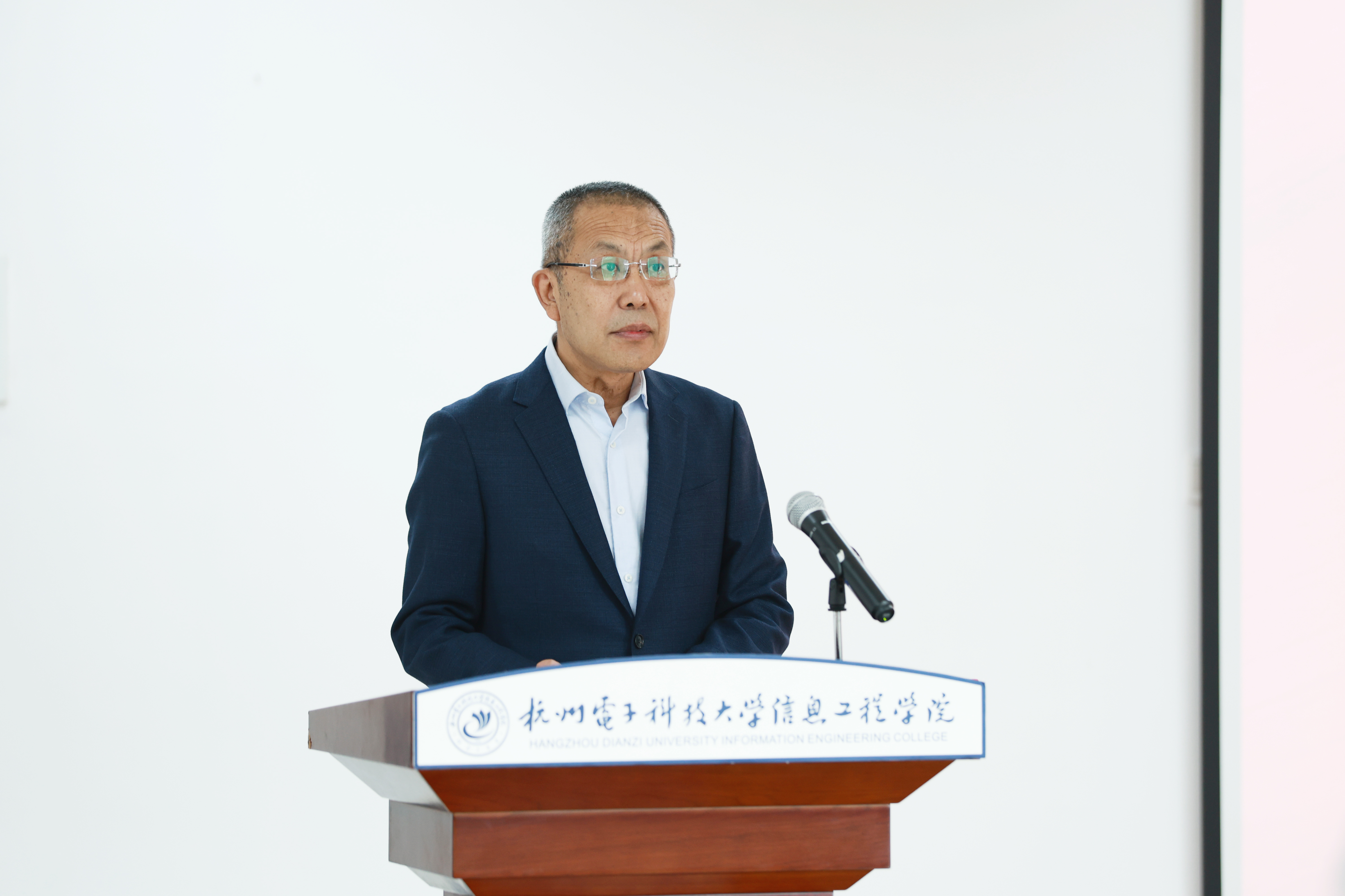 1697981134227359.jpg 1697981134227359.jpg