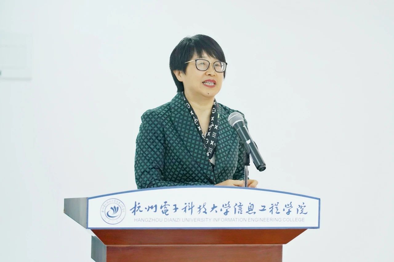 1697982295878950.jpg 1697982295878950.jpg